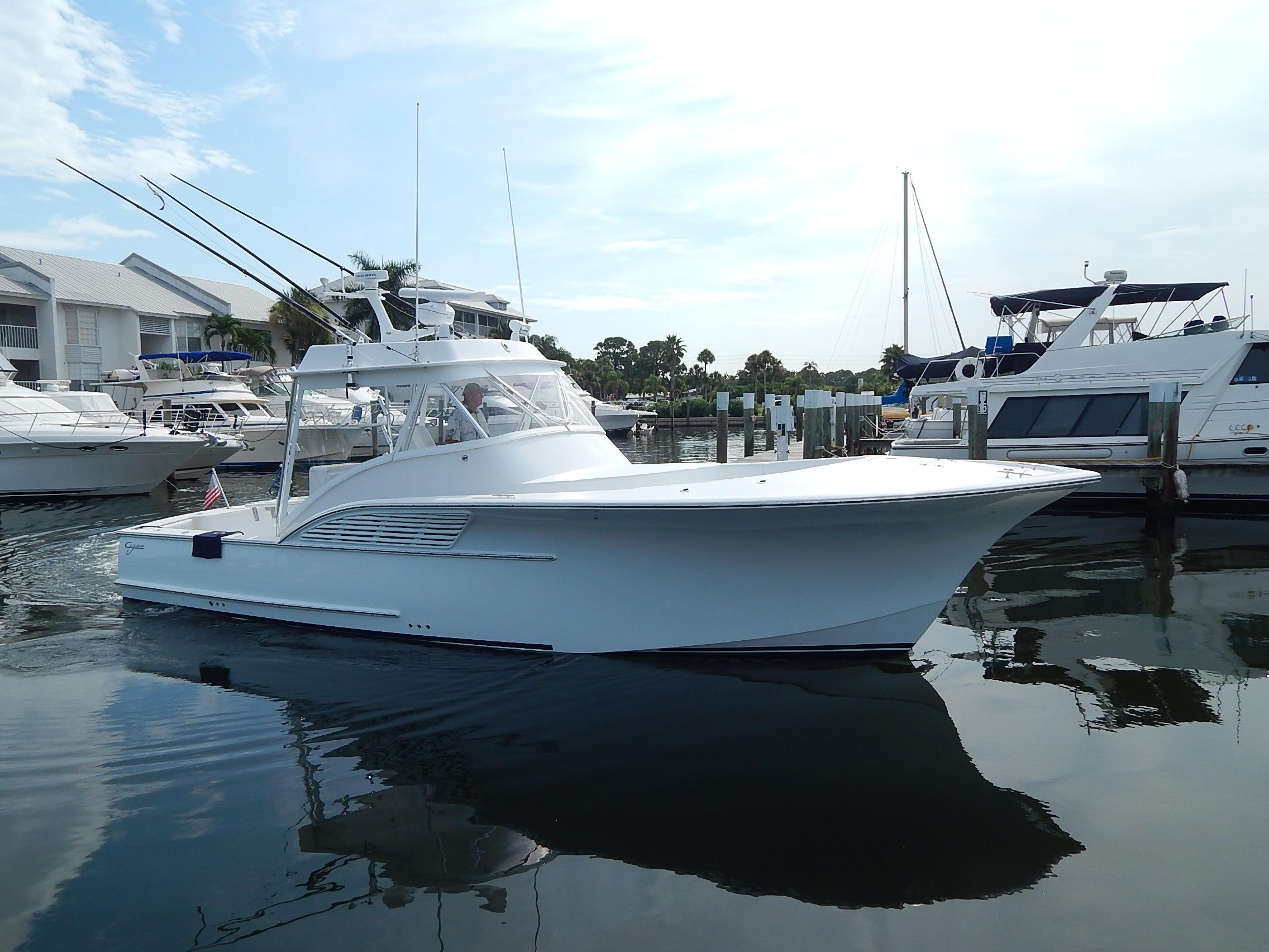 2014 Calyber 35 Express Walk-Around