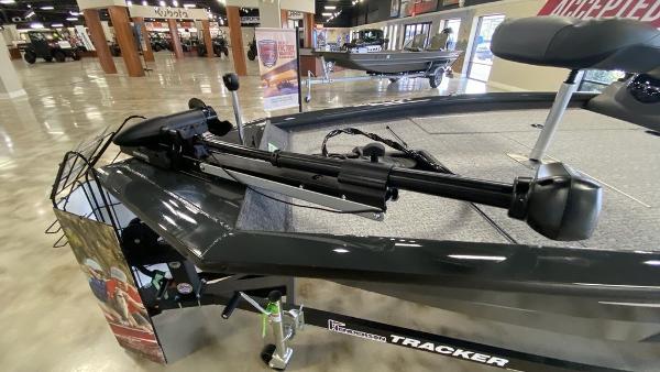 2021 Tracker Boats boat for sale, model of the boat is Pro Team™ 190 TX & Image # 3 of 5