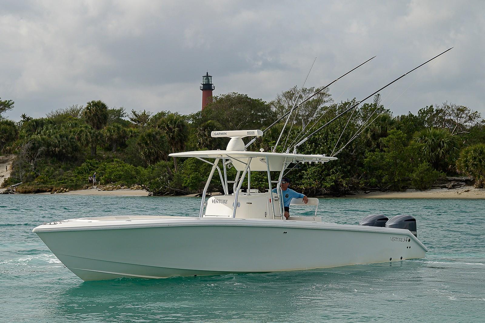 34 Venture Center Console 2000 "Hooks and Homers" HMY Yachts