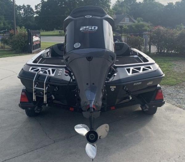 2018 Ranger Boats boat for sale, model of the boat is Z521L & Image # 5 of 6