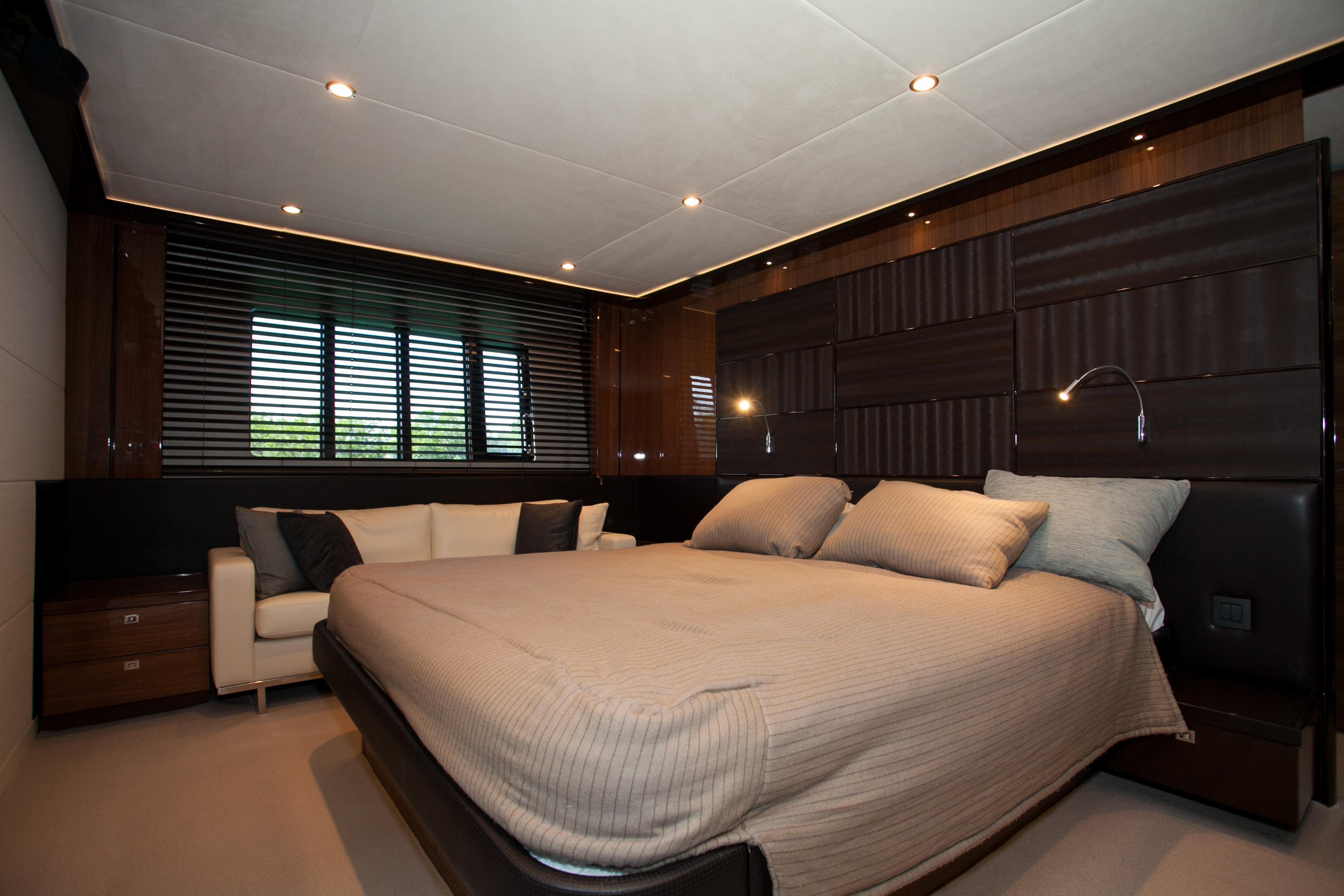 2013 Viking Yachts Princess V72 — 72FT Viking 2013