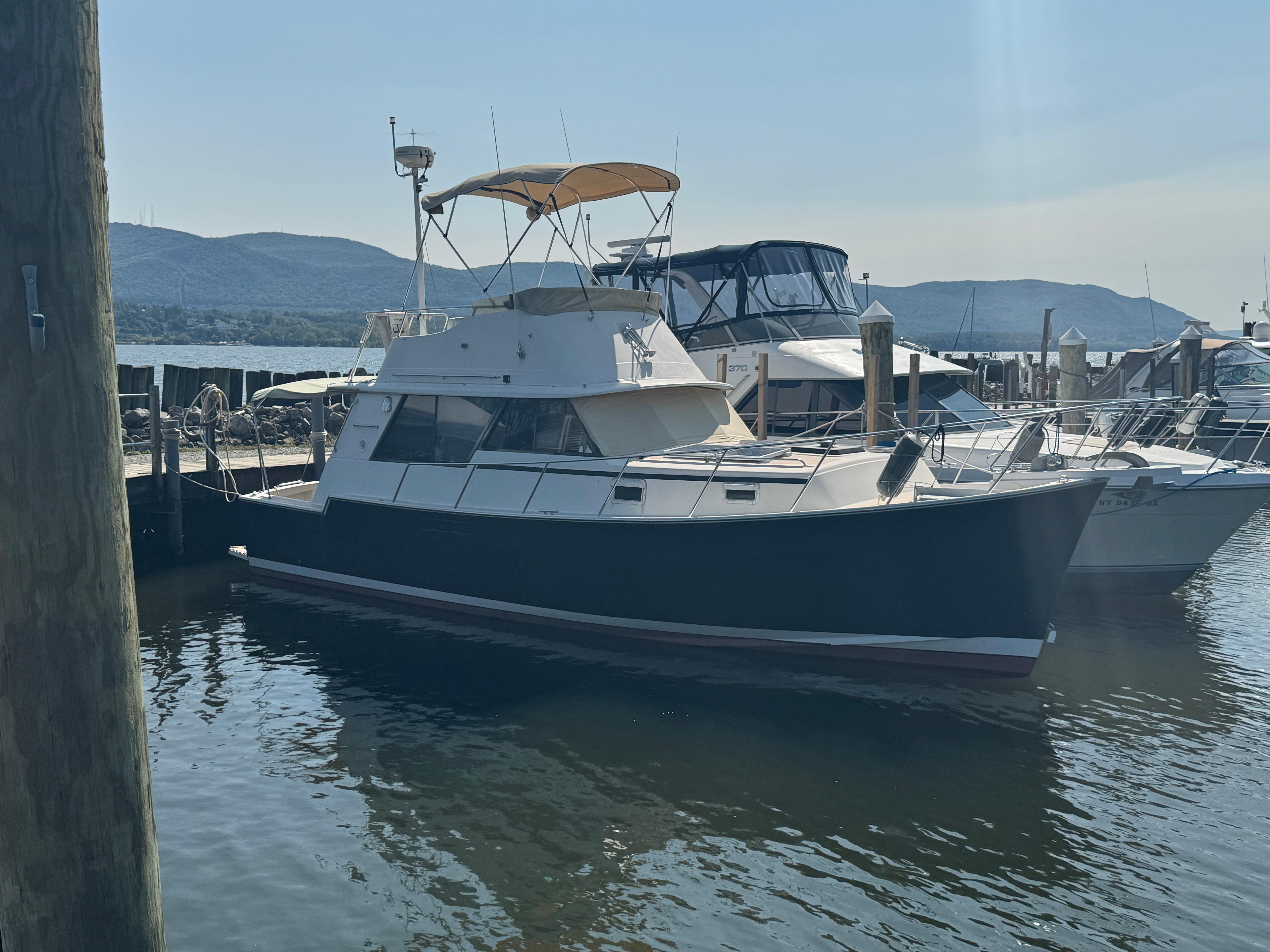 マリンページ Used 1983 Mainship 34 Mark III, 12550 Newburgh - Boat Trader