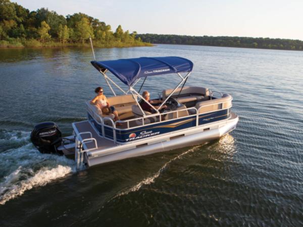 2021 Sun Tracker boat for sale, model of the boat is PARTY BARGE® 18 DLX & Image # 1 of 1