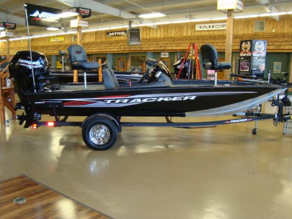 2021 Tracker Boats boat for sale, model of the boat is Pro Team 175 TXW® & Image # 1 of 14