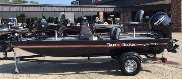 2021 Tracker Boats boat for sale, model of the boat is BASS TRACKER® Classic XL & Image # 1 of 10