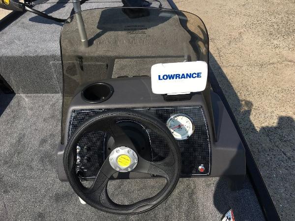 2021 Tracker Boats boat for sale, model of the boat is BASS TRACKER® Classic XL & Image # 10 of 10
