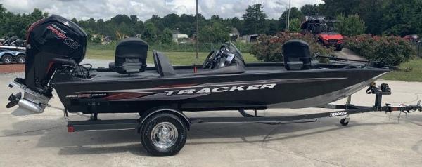 2021 Tracker Boats boat for sale, model of the boat is Pro Team™ 190 TX & Image # 2 of 9