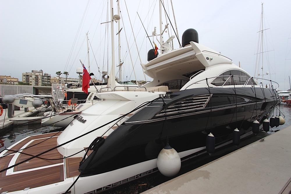 2009 Sunseeker Predator 60 Yacht For Sale in 2009 Sunseeker Predator 60 Yacht For Sale in