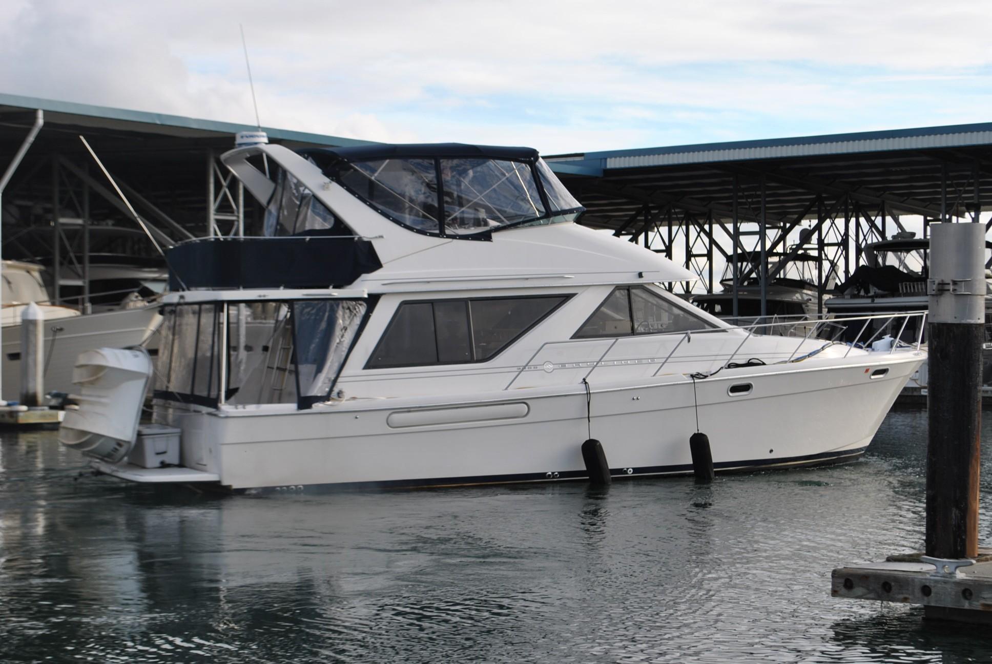 Bayliner 1998 3988 Command Bridge Motoryacht 39 Yacht for Sale in US