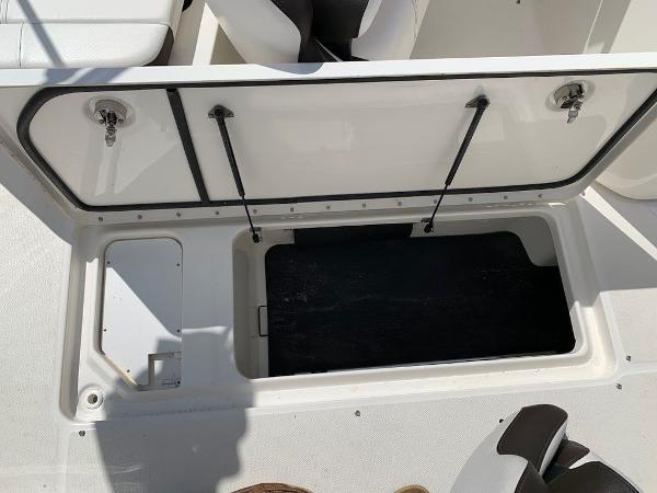 2019 Sea Ray boat for sale, model of the boat is SPX 230 OB & Image # 3 of 13
