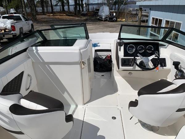 2019 Sea Ray boat for sale, model of the boat is SPX 230 OB & Image # 5 of 13