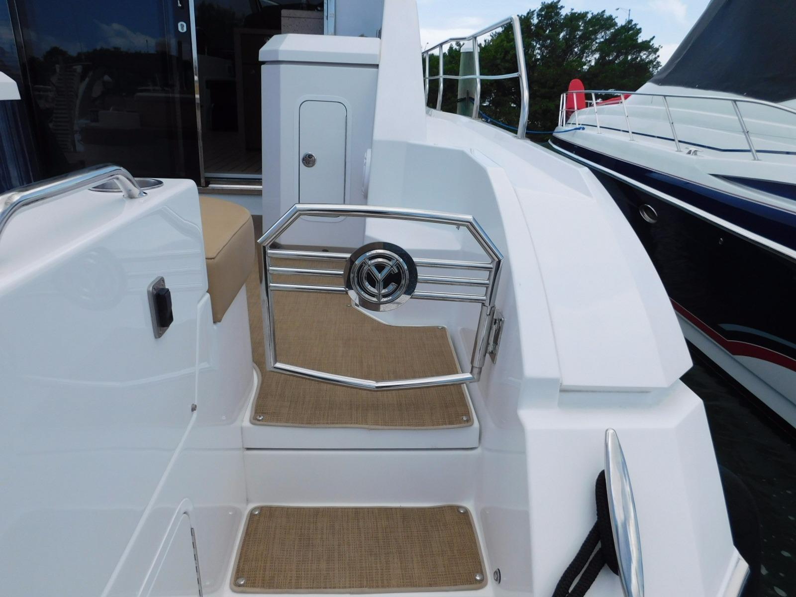 2013 Cruiser Yachts Cantius