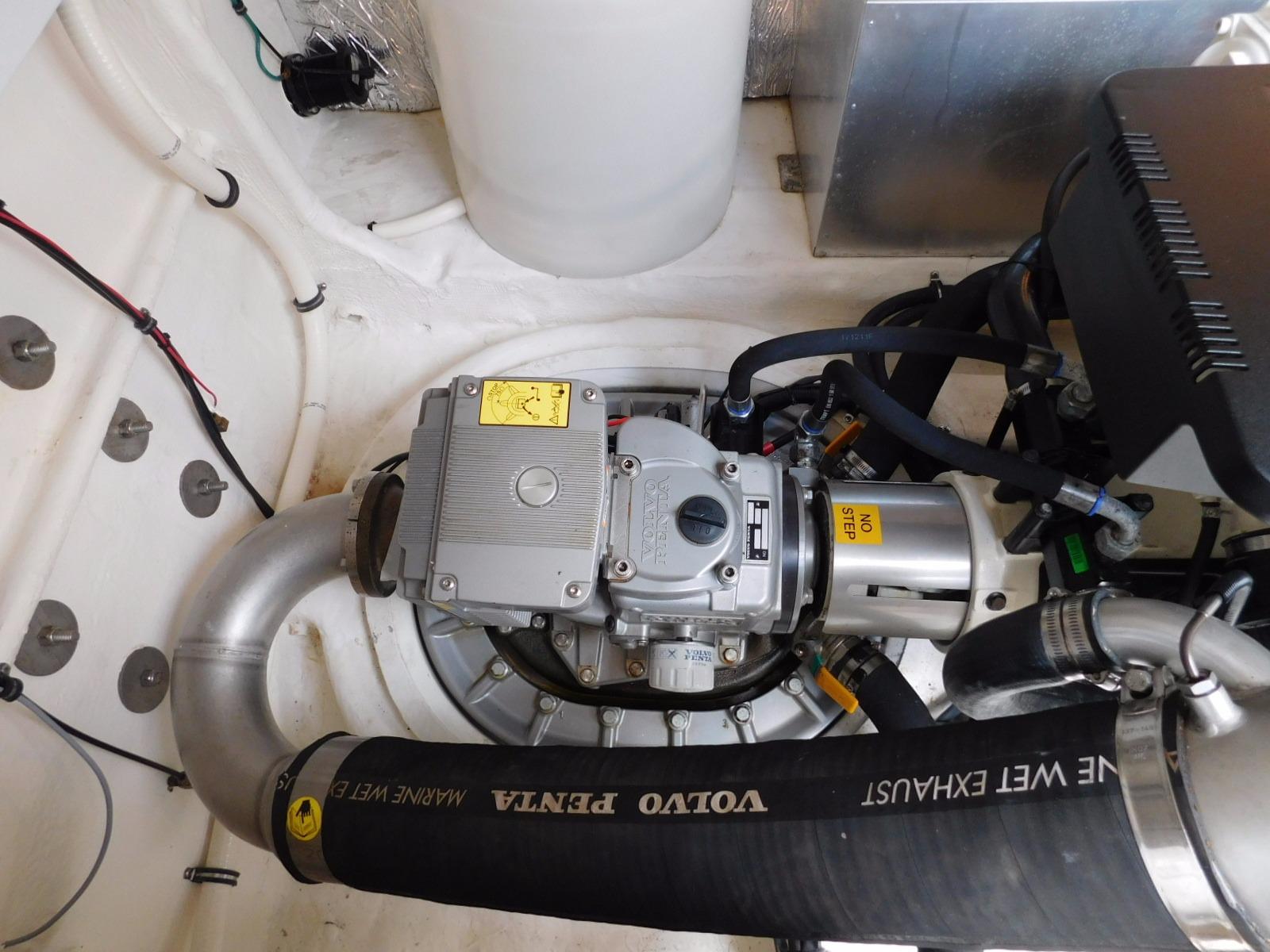 2013 Cruiser Yachts Cantius