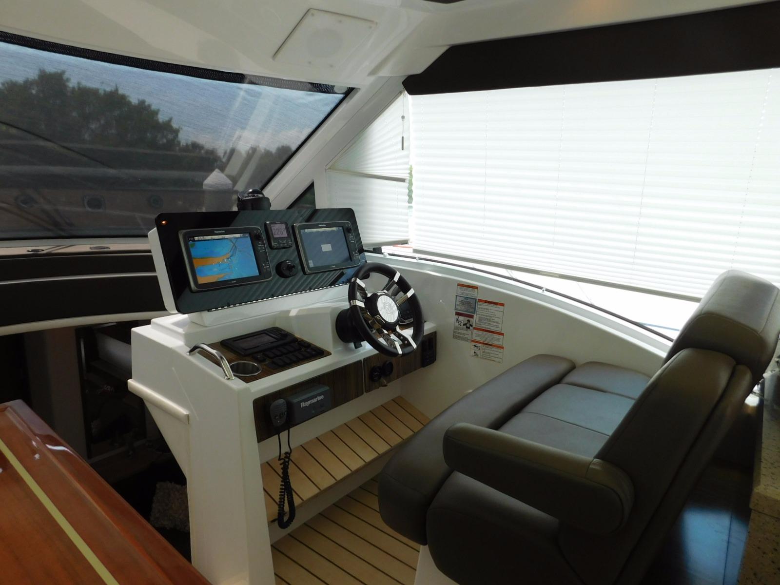 2013 Cruiser Yachts Cantius