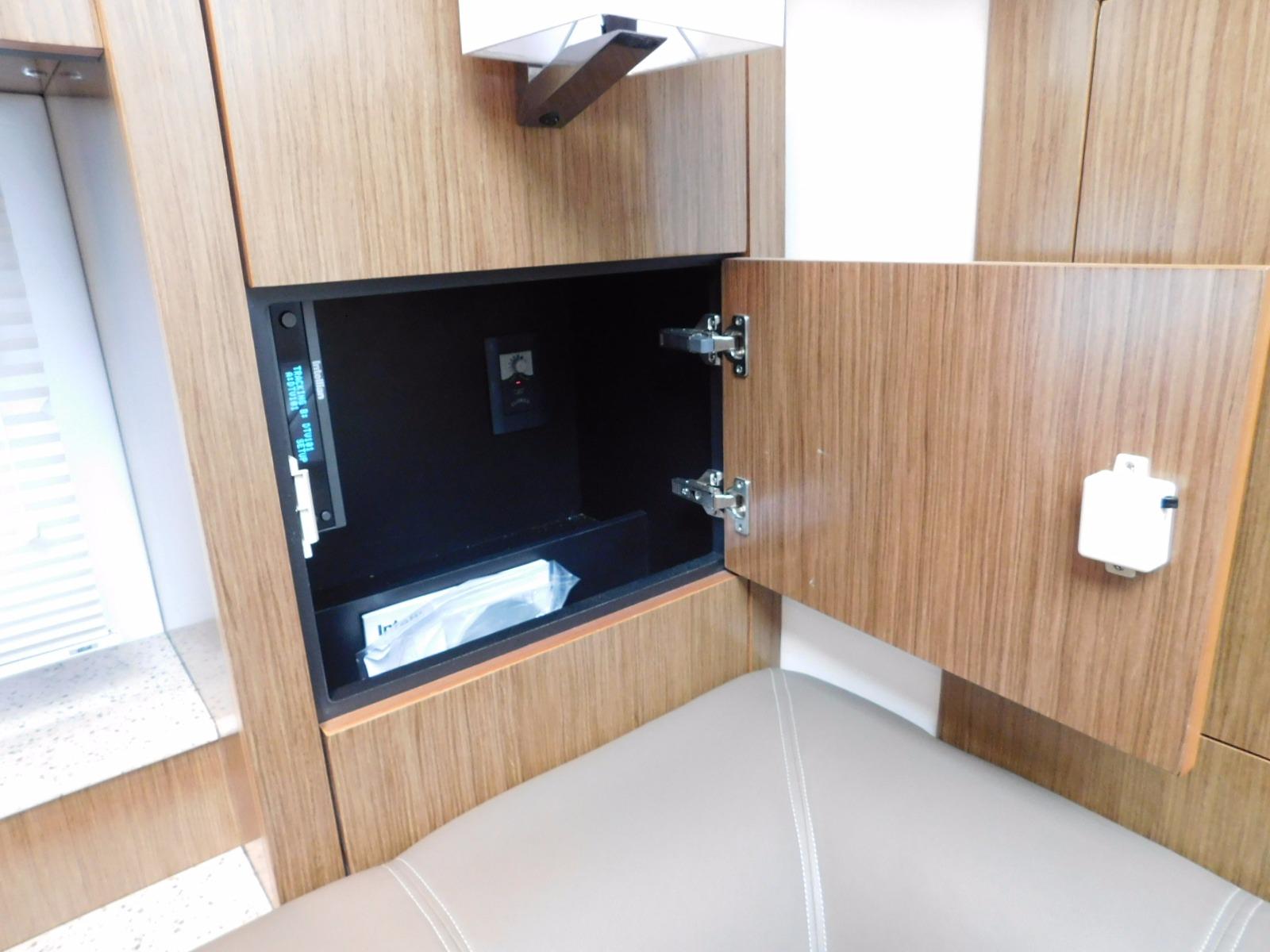 2013 Cruiser Yachts Cantius