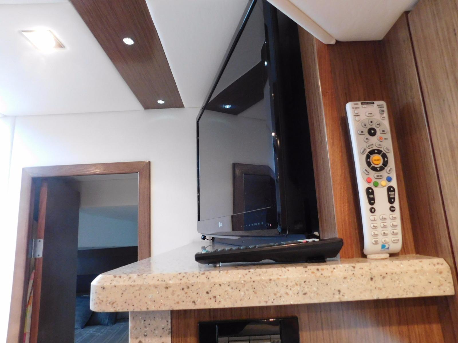 2013 Cruiser Yachts Cantius
