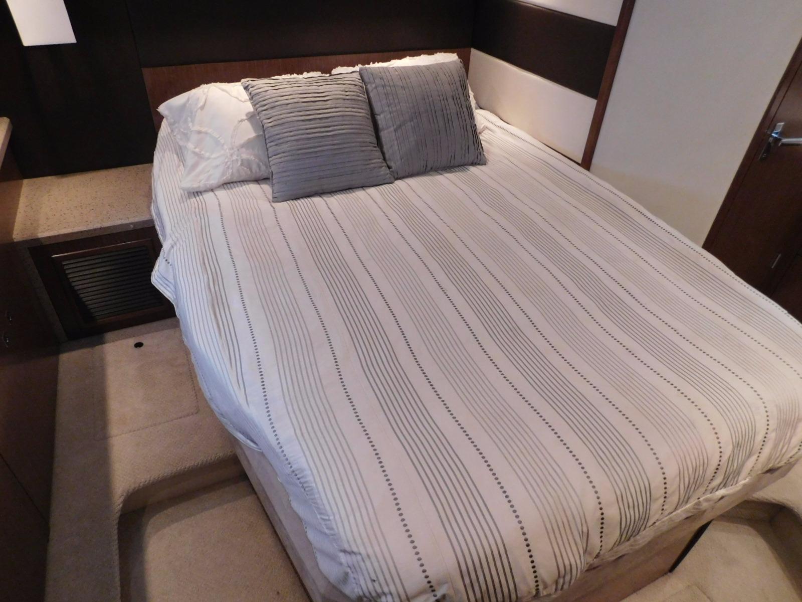 2013 Cruiser Yachts Cantius