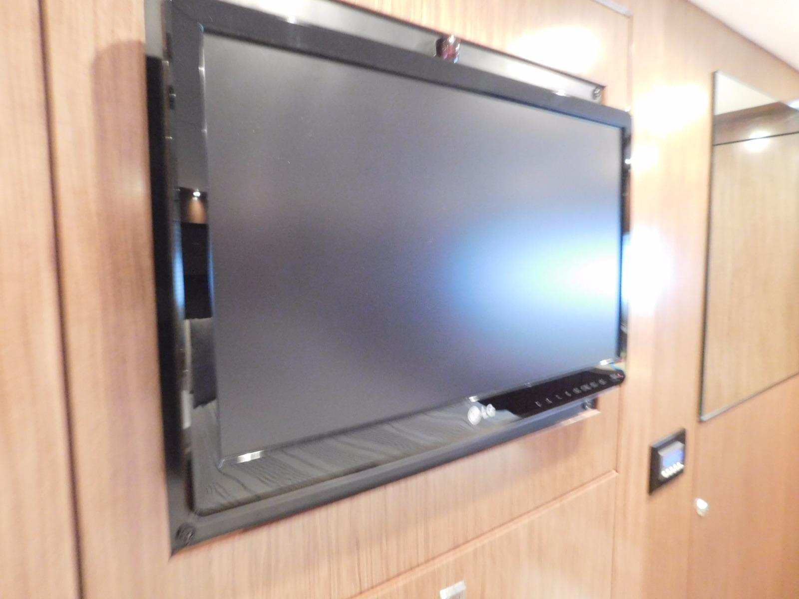 2013 Cruiser Yachts Cantius