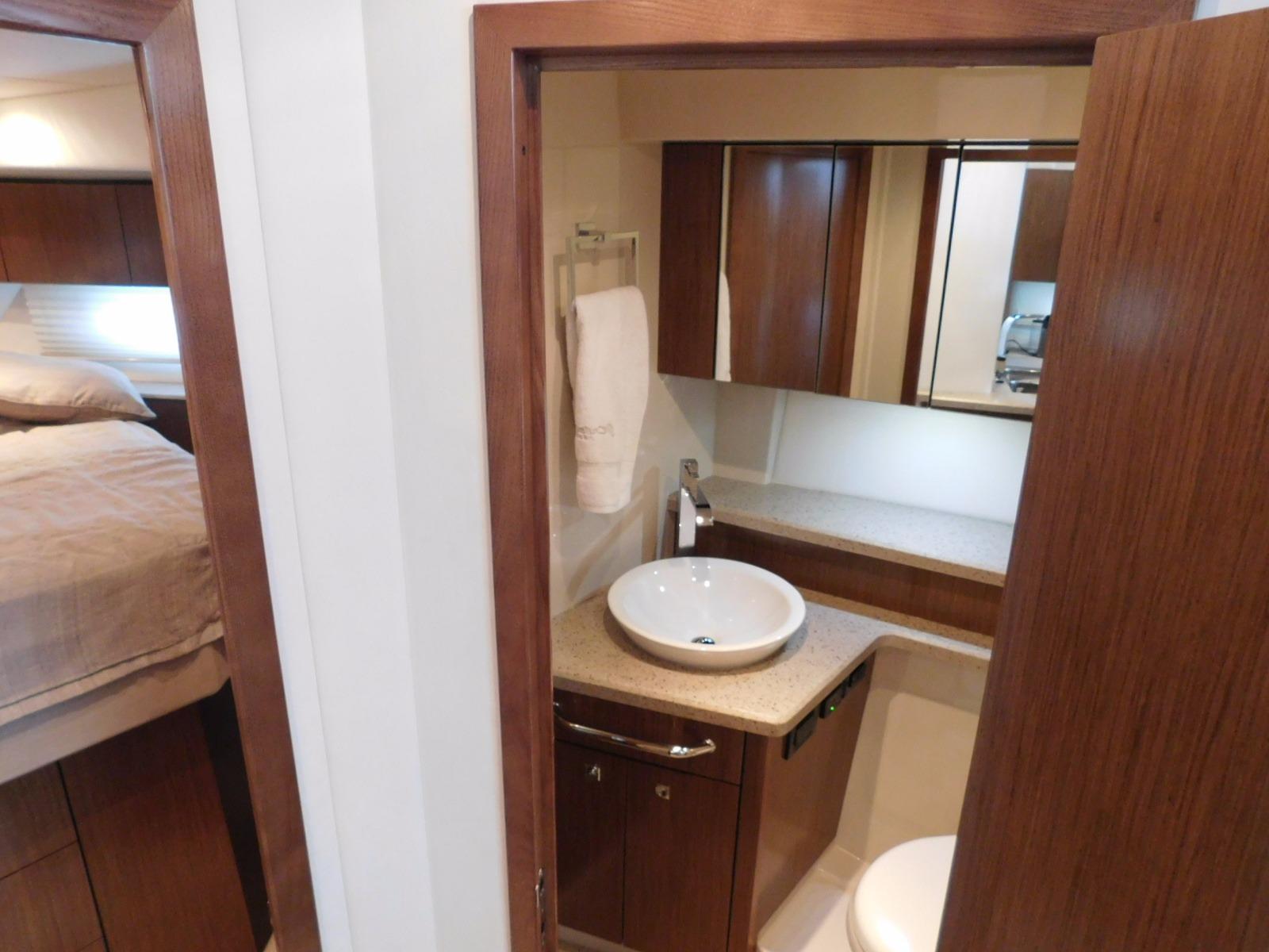 2013 Cruiser Yachts Cantius