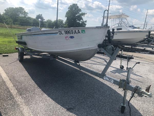 1988 Grumman boat for sale, model of the boat is 160 & Image # 1 of 4
