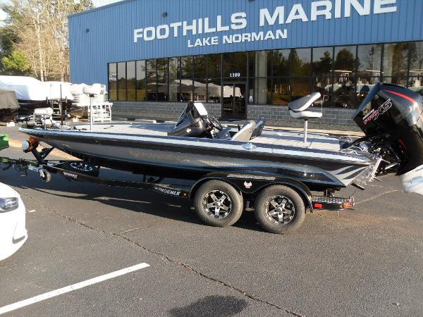 2020 Phoenix boat for sale, model of the boat is 920 Elite & Image # 1 of 21