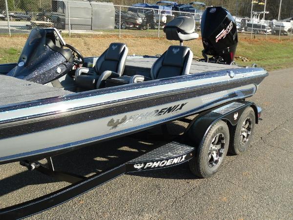 2020 Phoenix boat for sale, model of the boat is 920 Elite & Image # 6 of 21