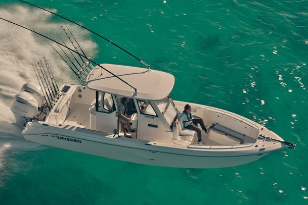2015 Everglades 295 Pilot — Manufacturer Provided Image