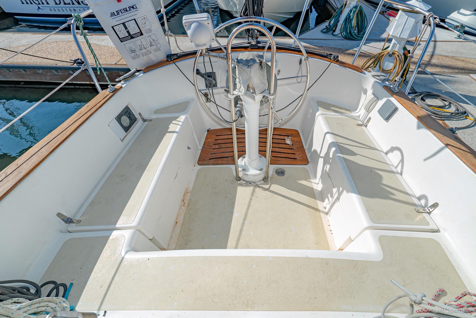 33' Freedom 33 Cat Ketch 1982 | Seattle Yachts