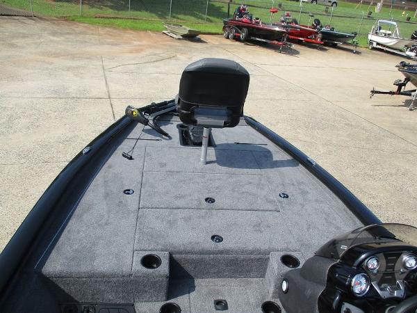 2021 Tracker Boats boat for sale, model of the boat is Pro Team™ 195 TXW & Image # 4 of 7