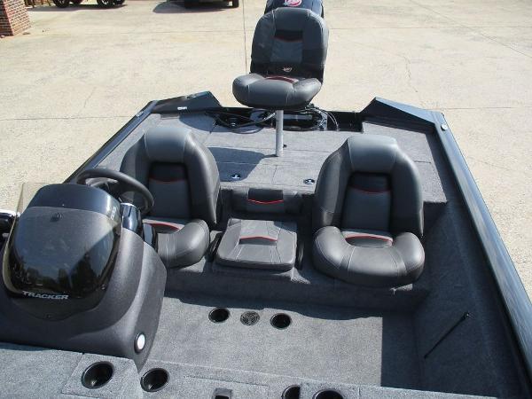 2021 Tracker Boats boat for sale, model of the boat is Pro Team™ 195 TXW & Image # 7 of 7