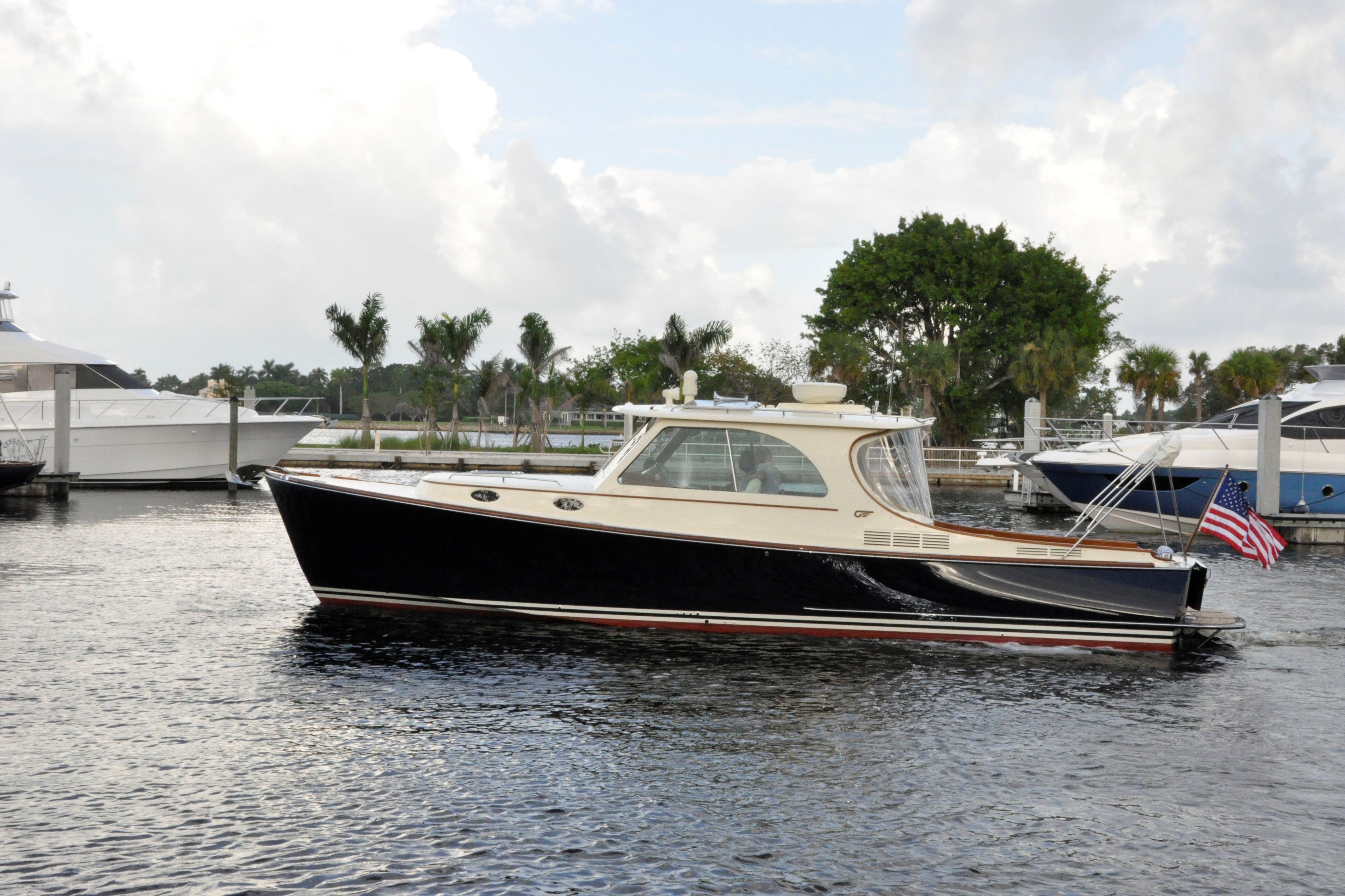 2014 Hinckley 37 Picnic Boat MKIII