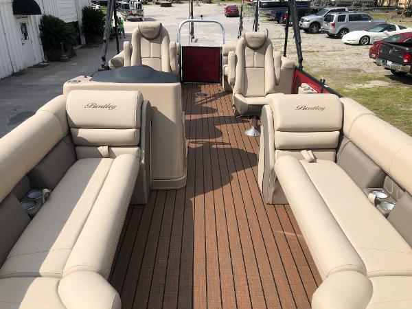 2021 Bentley boat for sale, model of the boat is Elite 253 Admiral & Image # 10 of 32