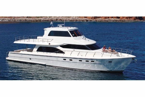 2006 Hampton Skylounge Yacht For Sale in Marina Del Rey CA 2006 Hampton Skylounge Yacht For Sale in Marina Del Rey CA