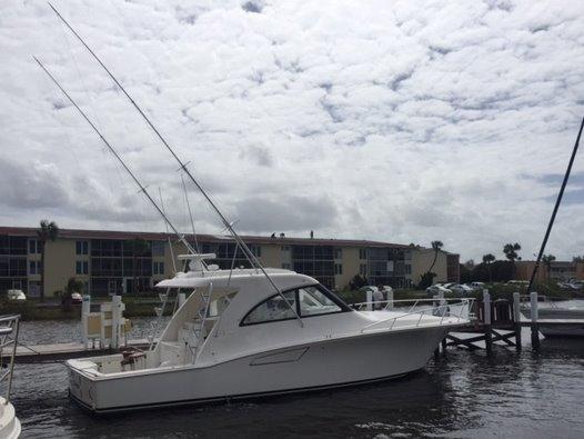 2013 Cabo Yachts 40 Hardtop Express