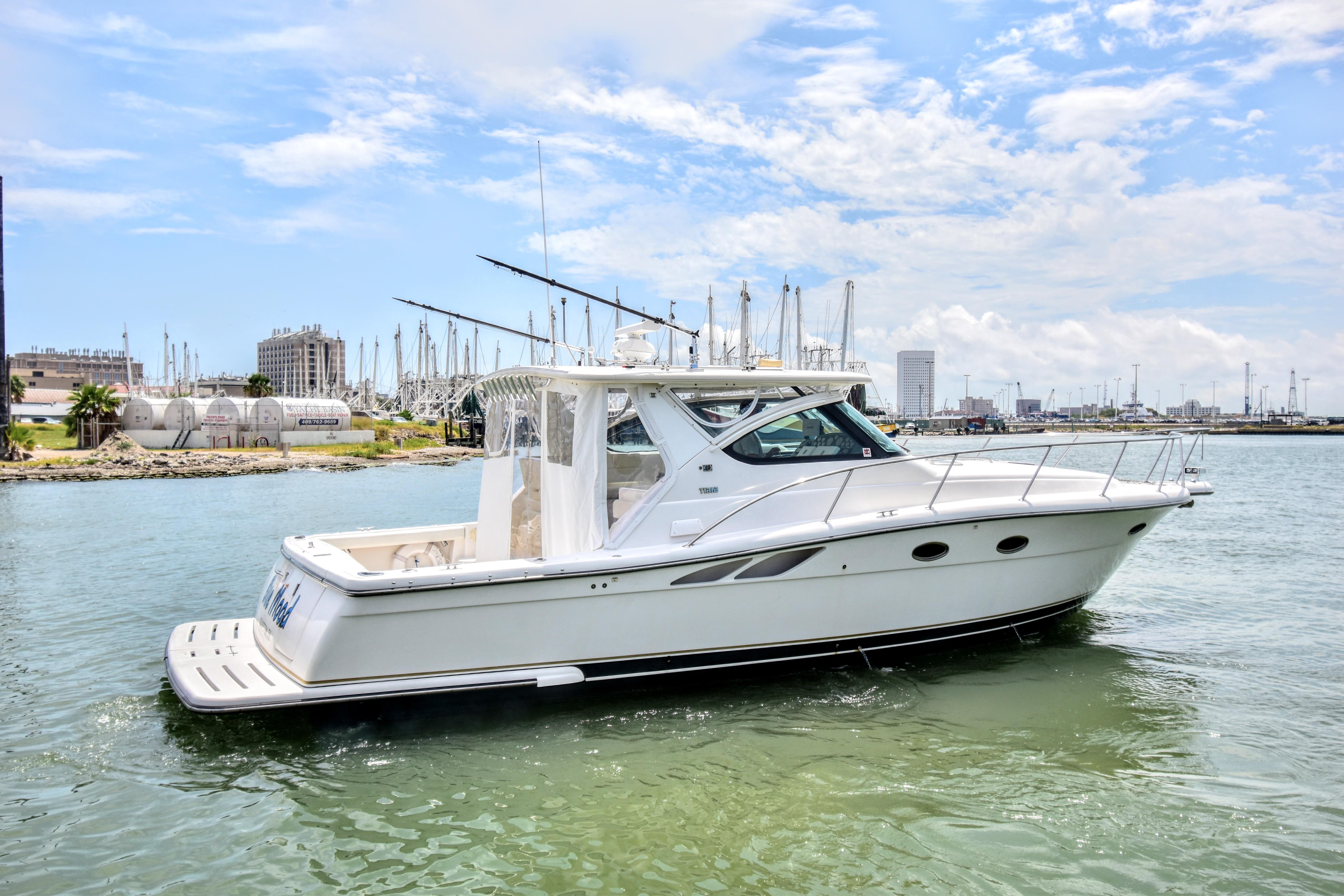 38 Tiara 00 Open 2002 "Blue Mood" HMY Yachts