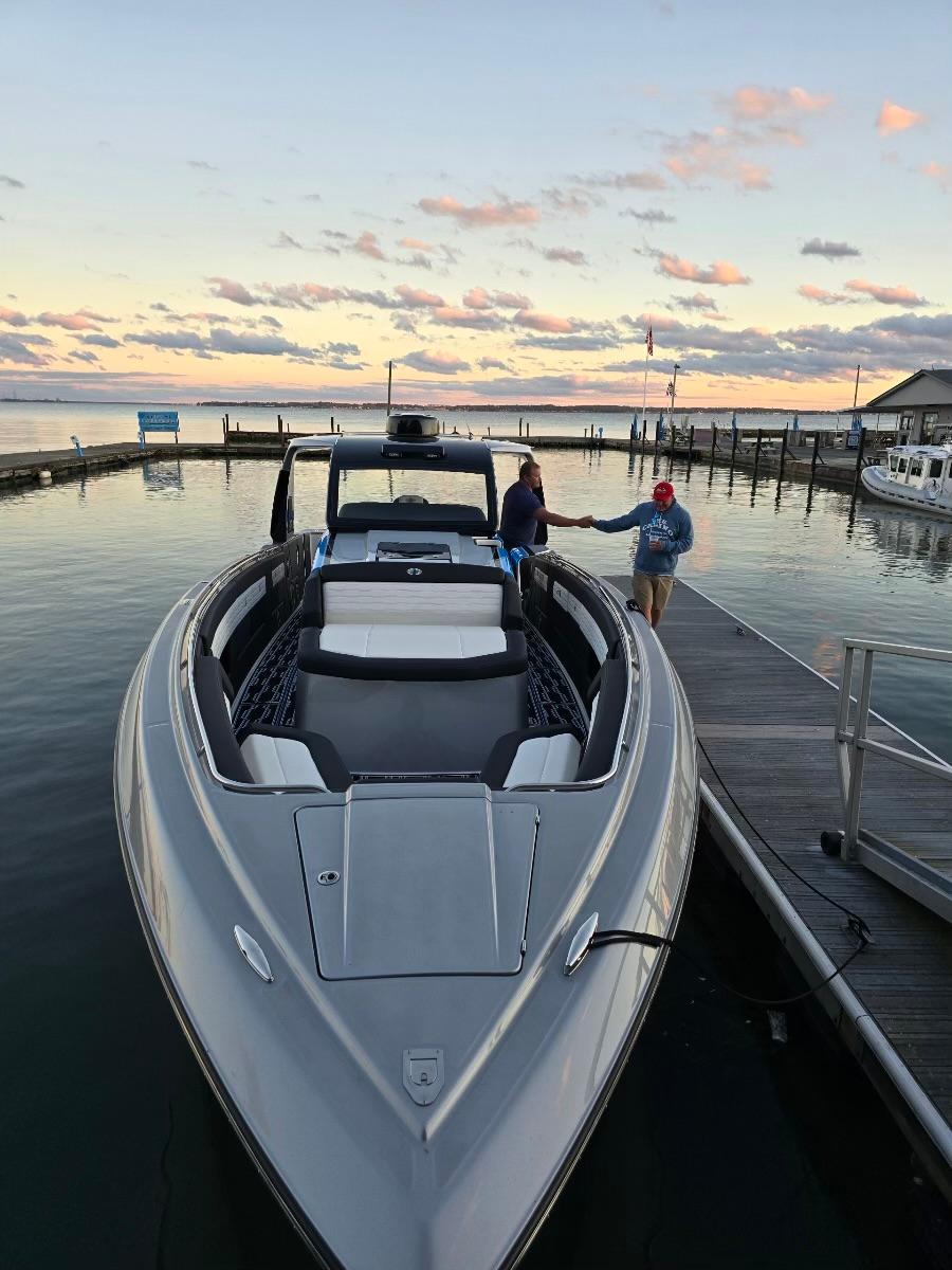 Used 2024 Cigarette 42 Auroris, 44870 Sandusky - Boat Trader